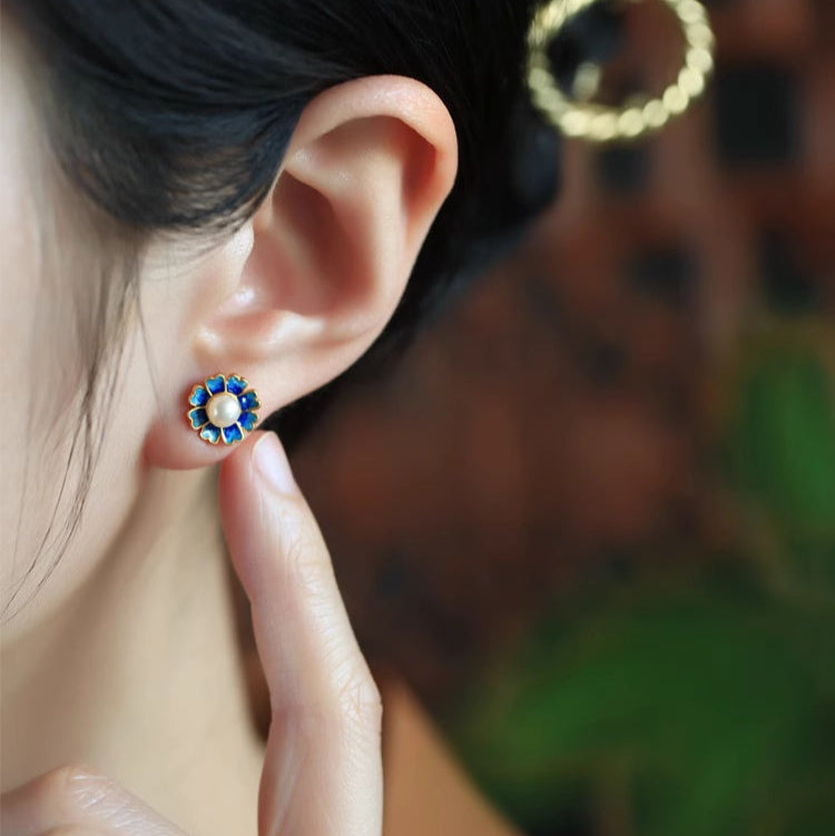 "The Late Bloomer" Chrysanthemum Studs