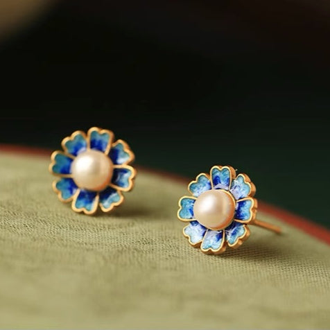 "The Late Bloomer" Chrysanthemum Studs